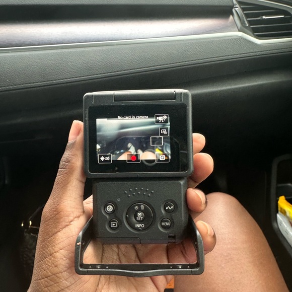 Canon PowerShoot v10 - Picture 3 of 5